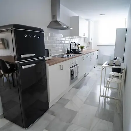 아파트 Spacious Three Bedroom Penthouse *