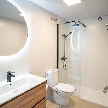 Spacious Three Bedroom Penthouse * 푸엔히롤라