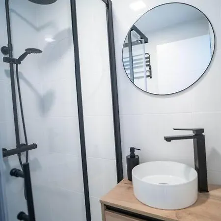 Spacious Three Bedroom Penthouse شقة فوينخيرولا