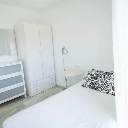 Spacious Three Bedroom Penthouse Appartement