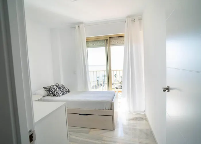 Spacious Three Bedroom Penthouse Apartament *