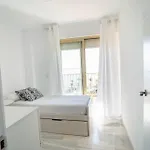 Spacious Three Bedroom Penthouse Διαμέρισμα *